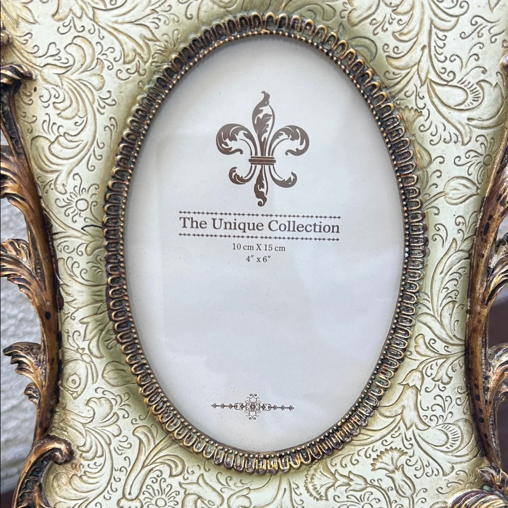 The Unique Collection Ornate Picture Frame Gold and Cream